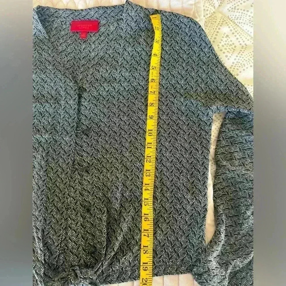 Jennifer Lopez Black printer button up tie  blouse size: X-Small - Picture 2 of 5